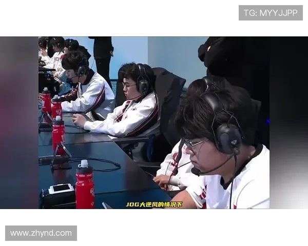 和平精英评论：深入分析JDG在比赛中的节奏掌控与失误影响